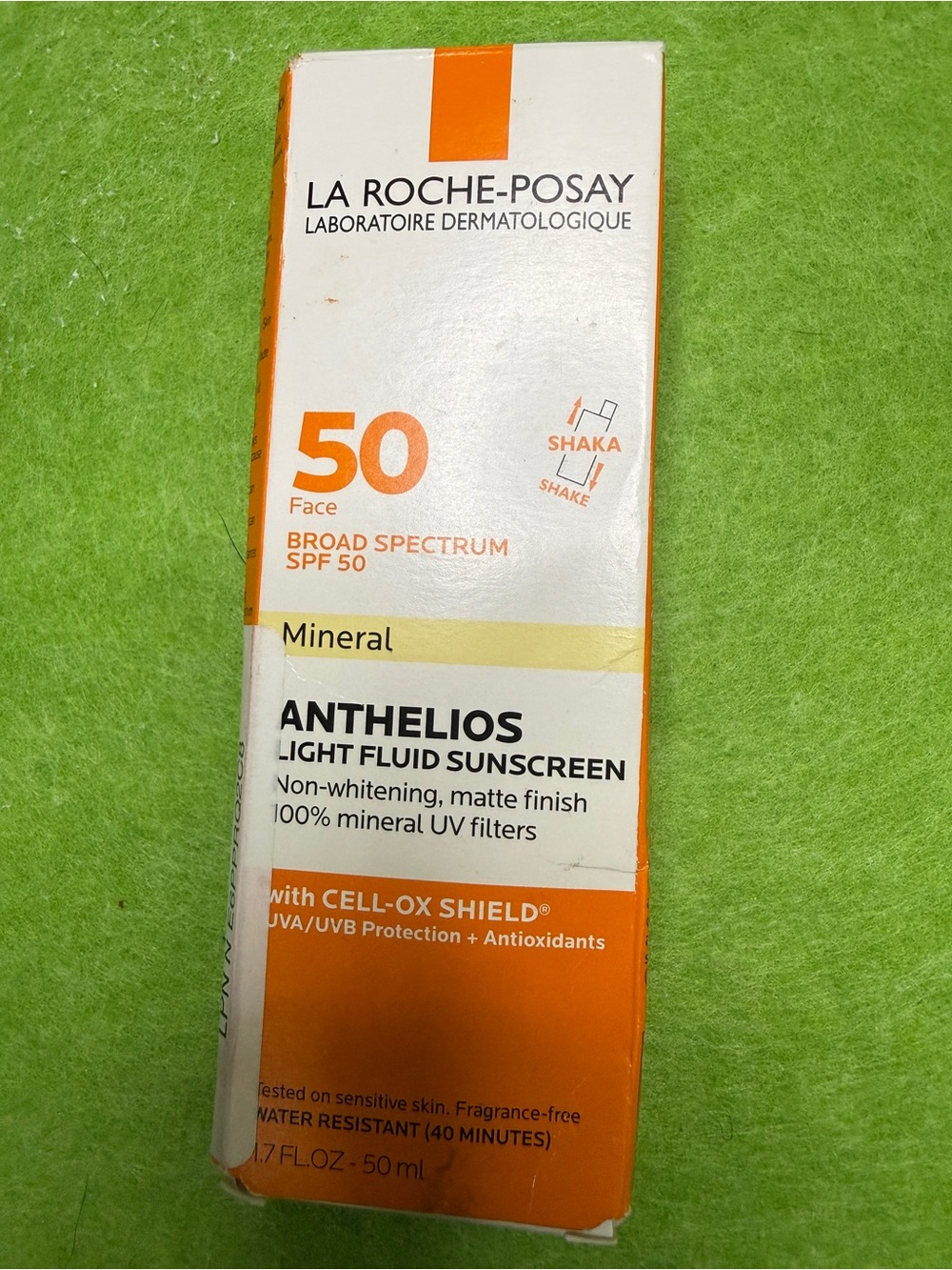 La Roche-Posay Anthelios Mineral Light Fluid Sunscreen SPF 50 - Orange/White